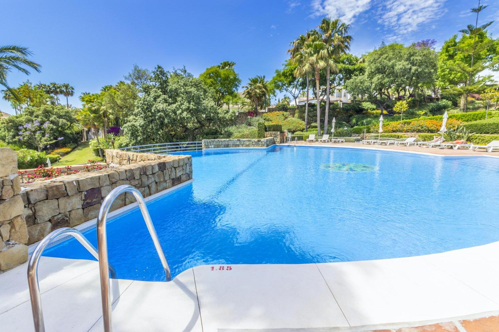 Cubo's Boutique Elviria Hills Apartment