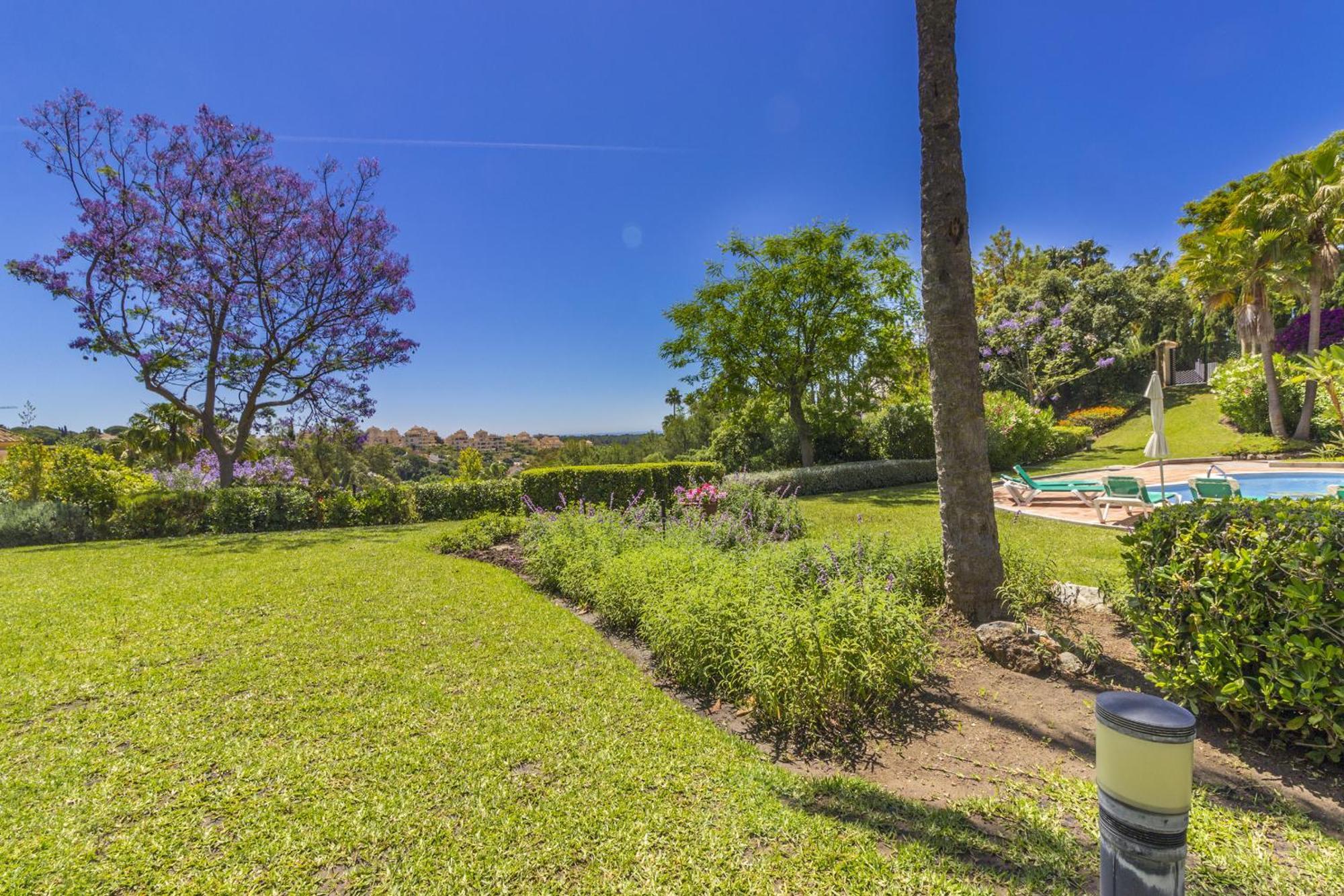 Apartment Cubo's Boutique Elviria Hills *