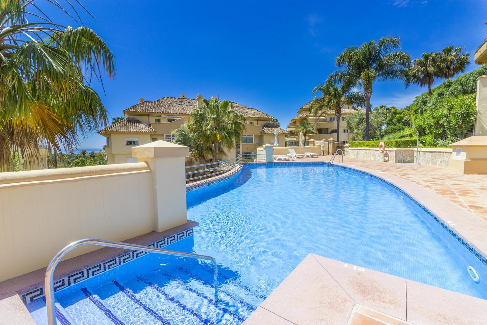 Apartment Cubo's Boutique Elviria Hills Marbella