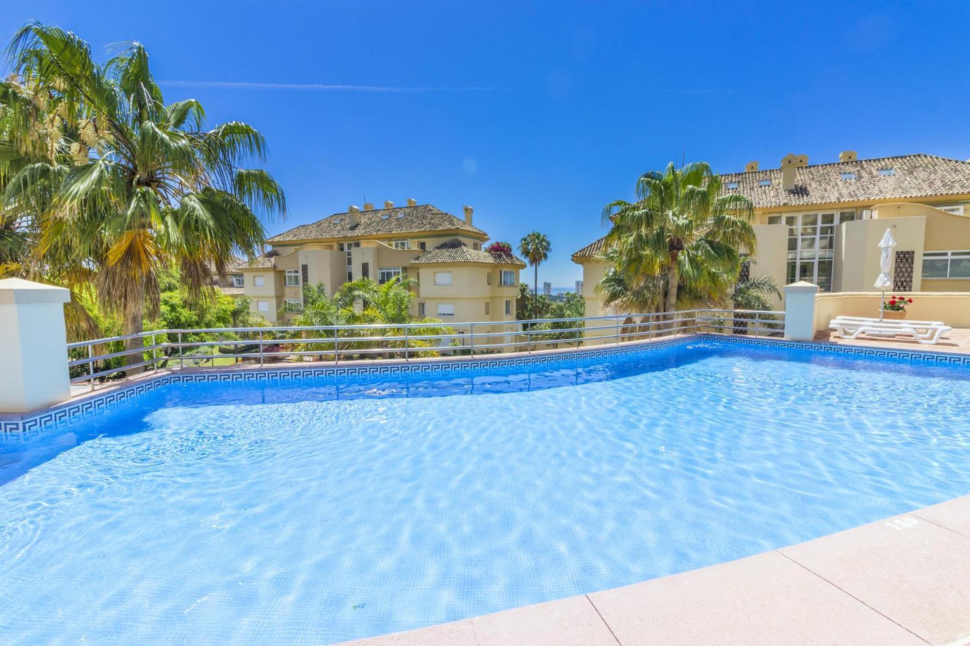 Apartment Cubo's Boutique Elviria Hills