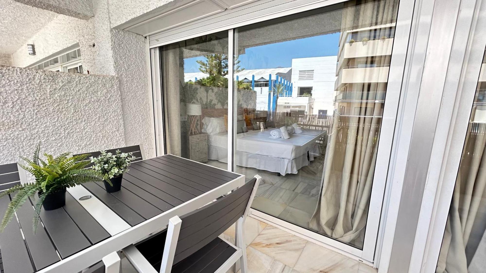 Center New And Luxurious On The 627 Apartment *