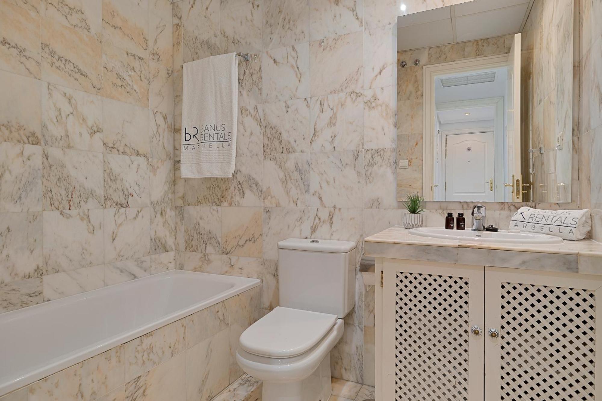 2 Bedroom In Medina Garden - Puerto Banus Apartamento Marbella
