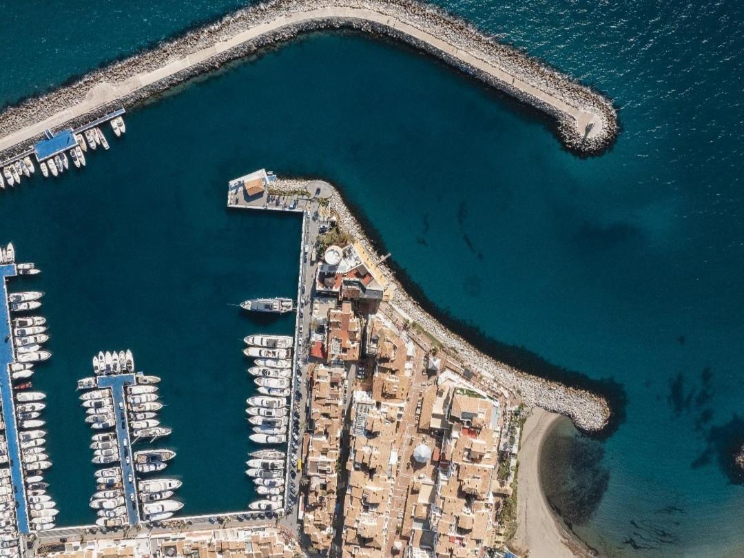 Sea Front In Puerto Banús Apartamento