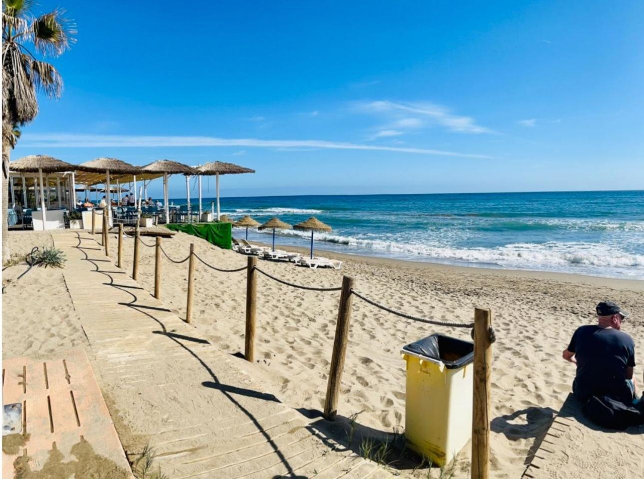 Casa De 5 Cerca De La Playa En Elviria Vakantiehuis Marbella