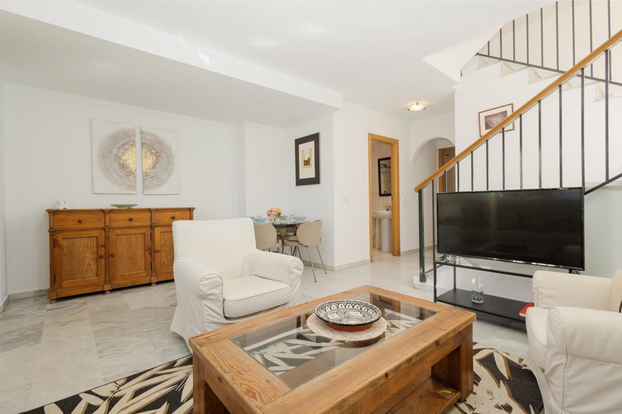 Beautiful Townhouse Walking Distance To The In Costabella, * Marbella