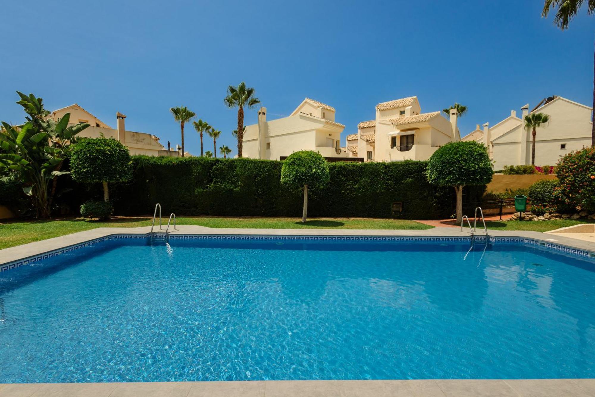 Beautiful Townhouse Walking Distance To The In Costabella,
