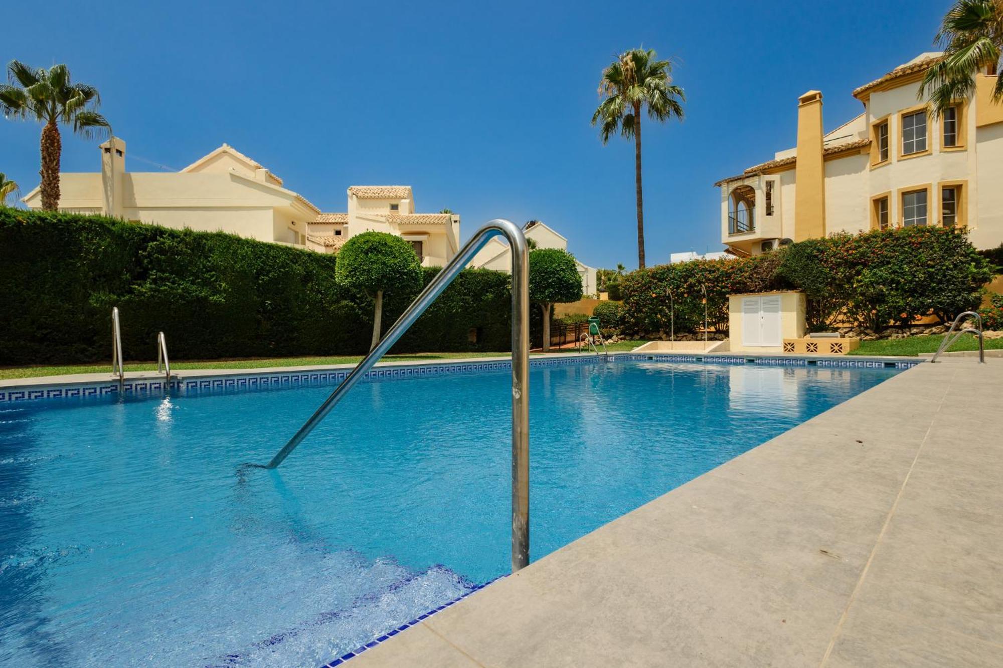Vakantiehuis Beautiful Townhouse Walking Distance To The In Costabella,