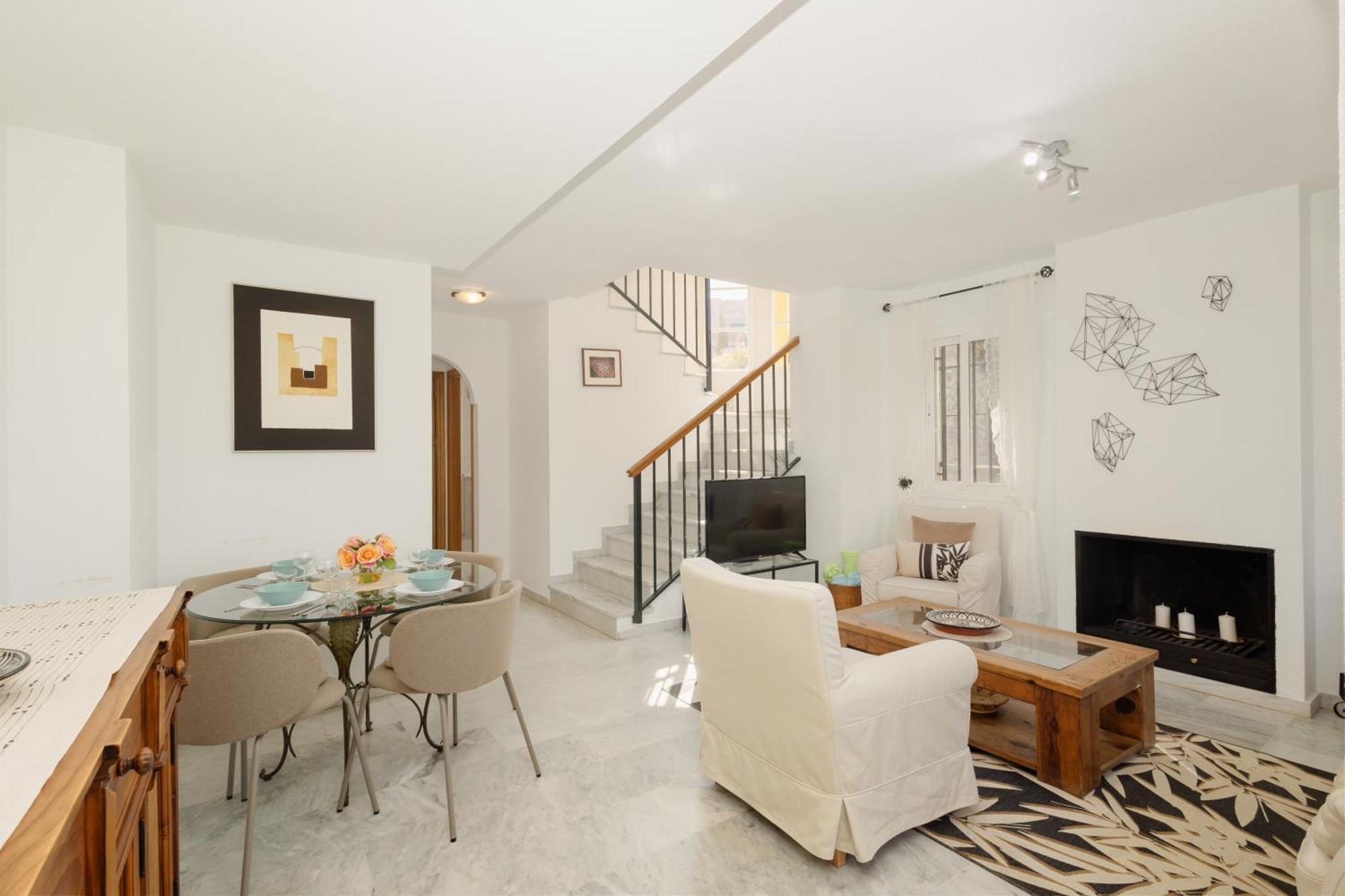 Beautiful Townhouse Walking Distance To The In Costabella, Vakantiehuis *