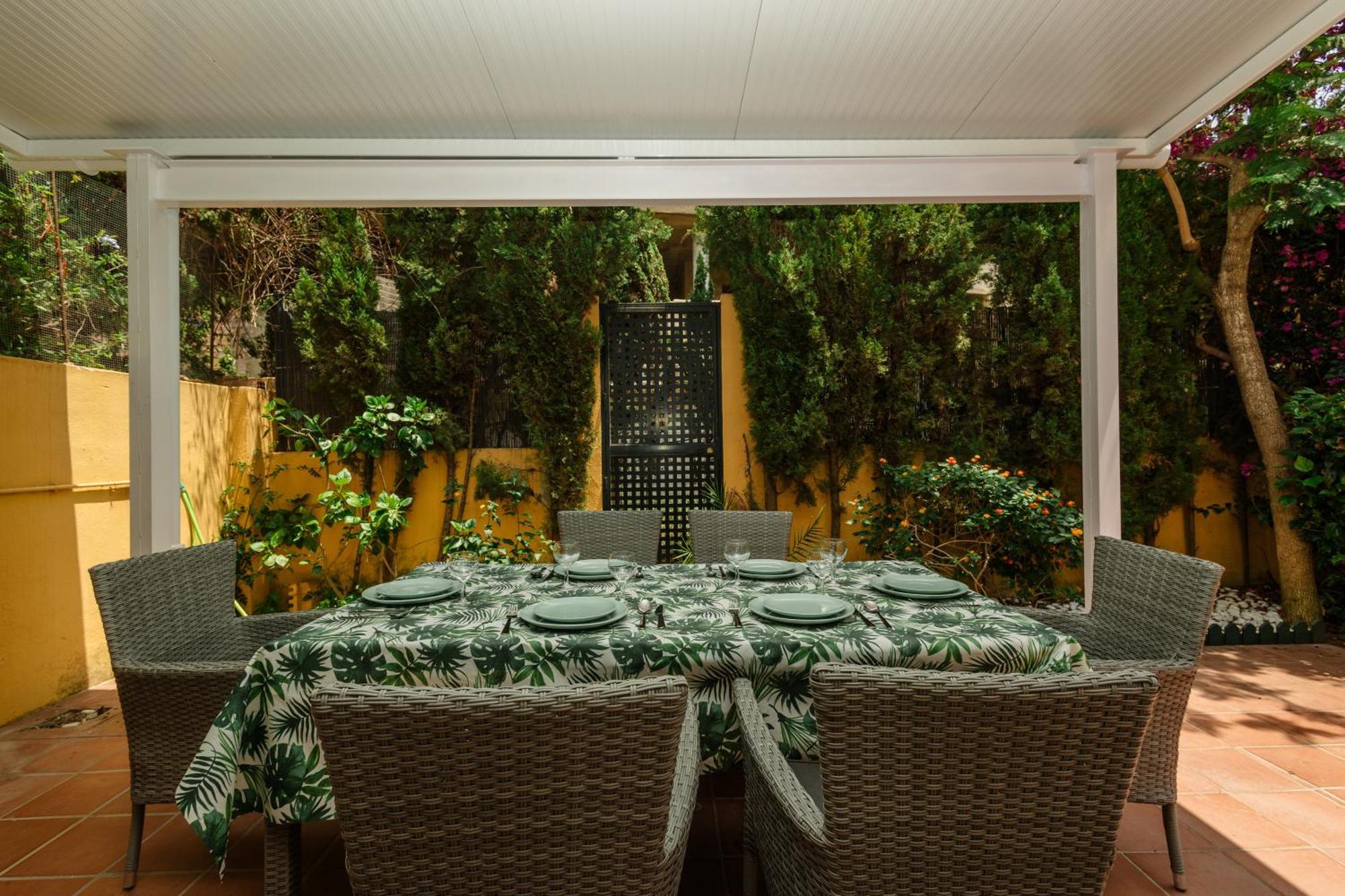 Beautiful Townhouse Walking Distance To The In Costabella, Marbella