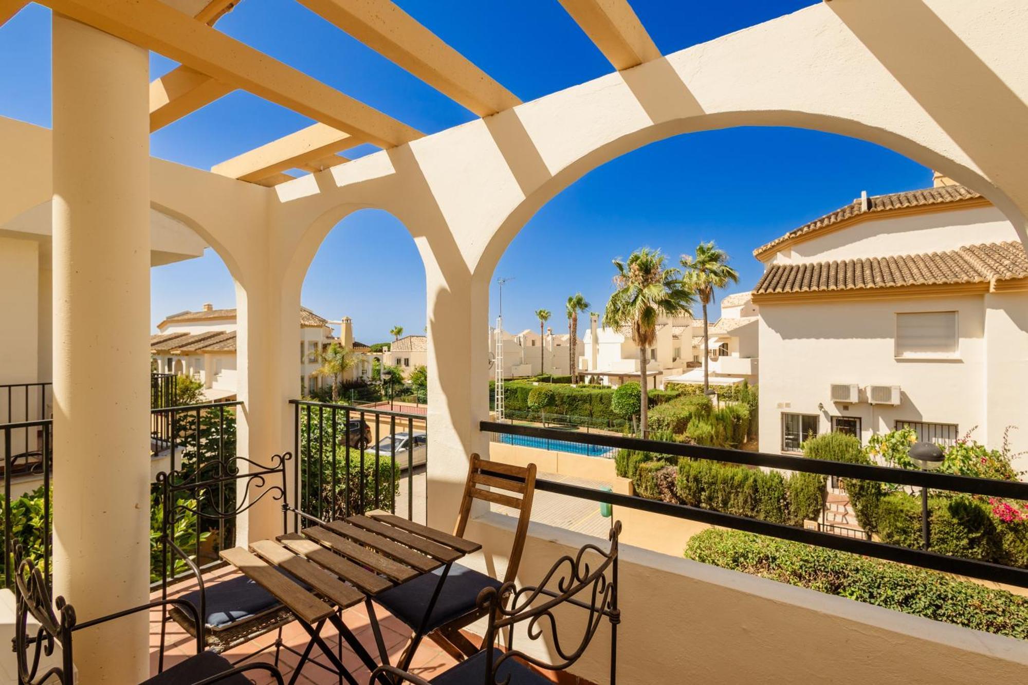 Beautiful Townhouse Walking Distance To The In Costabella, Marbella