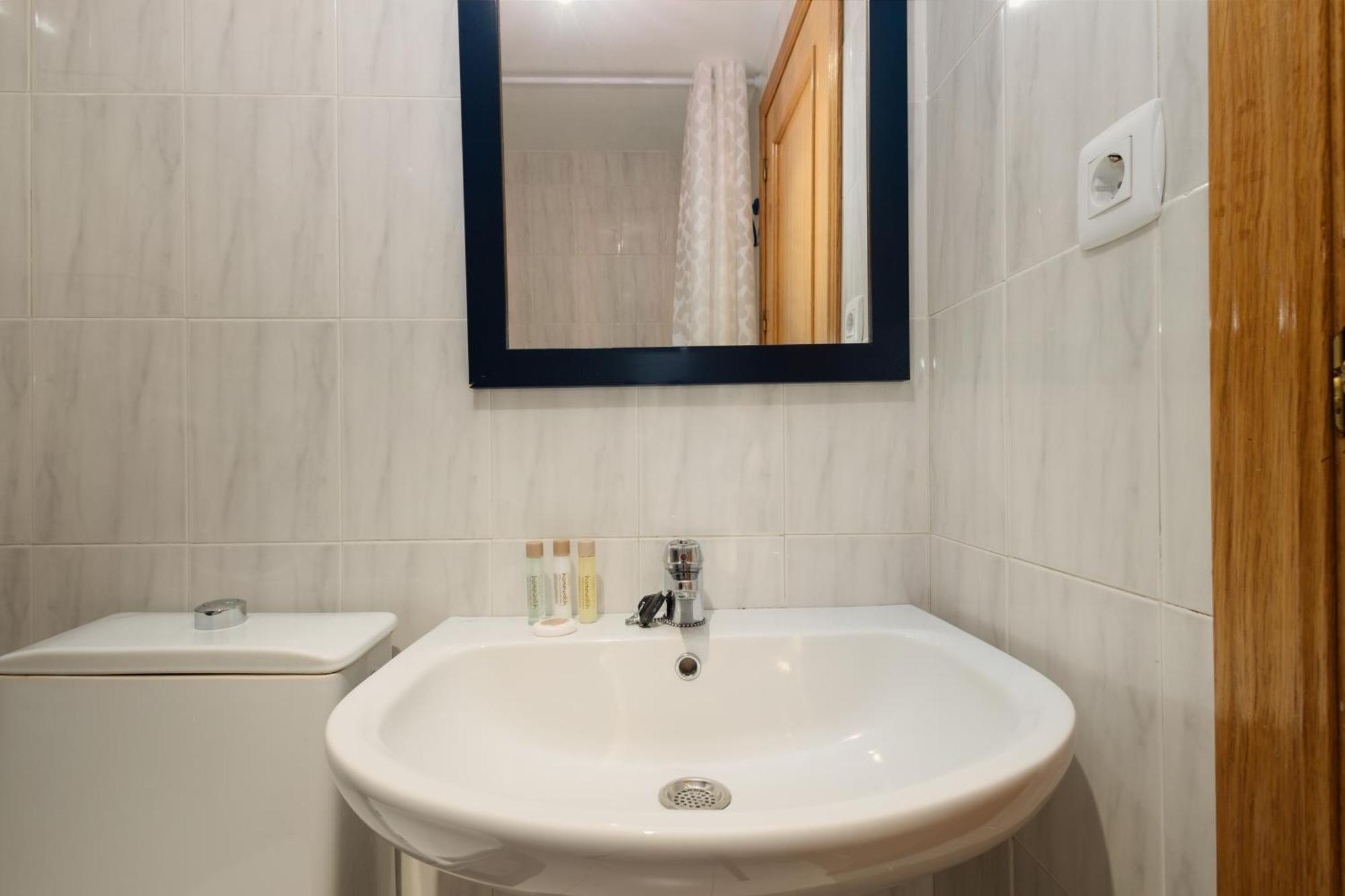 Beautiful Townhouse Walking Distance To The In Costabella, Vakantiehuis *