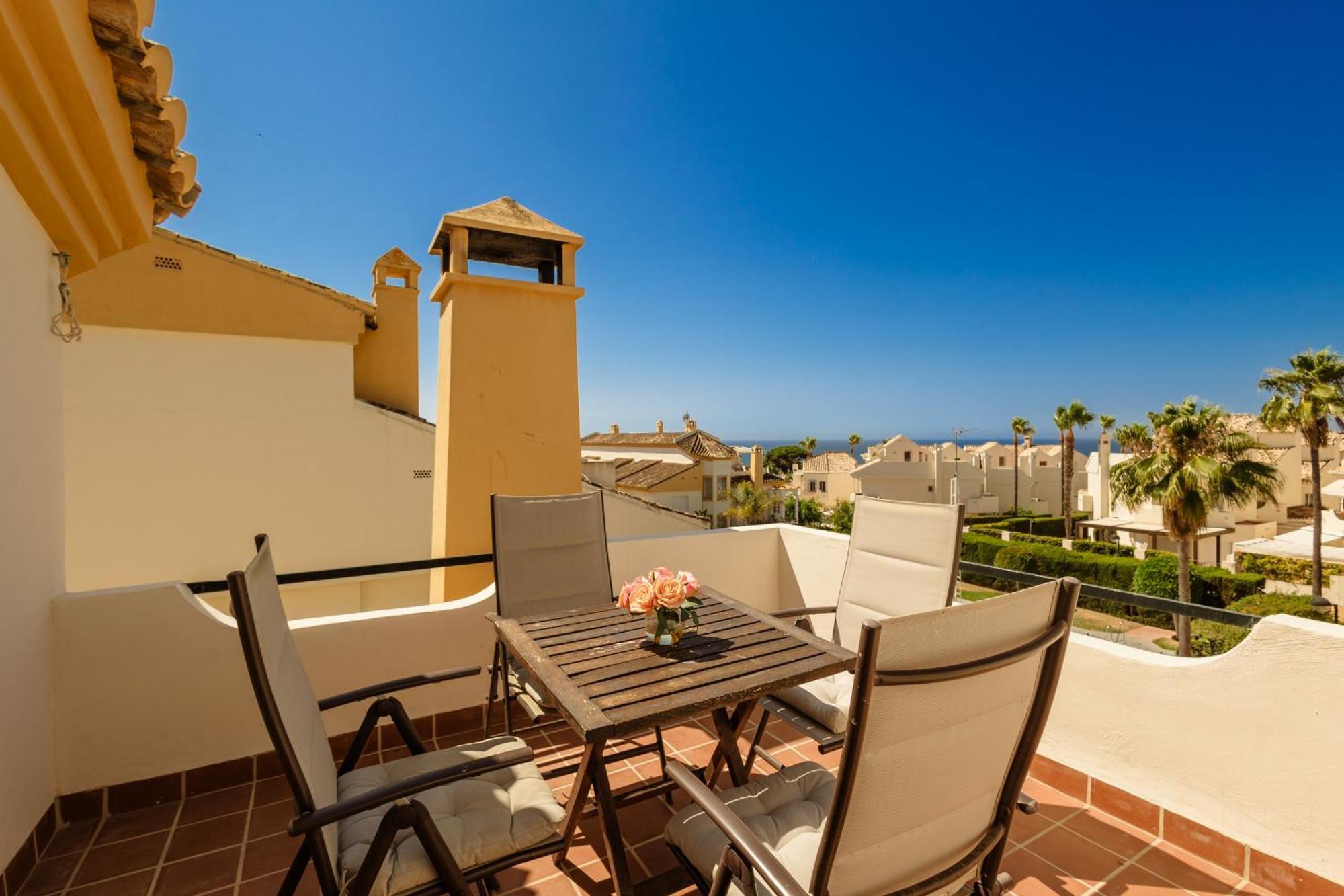Beautiful Townhouse Walking Distance To The In Costabella,