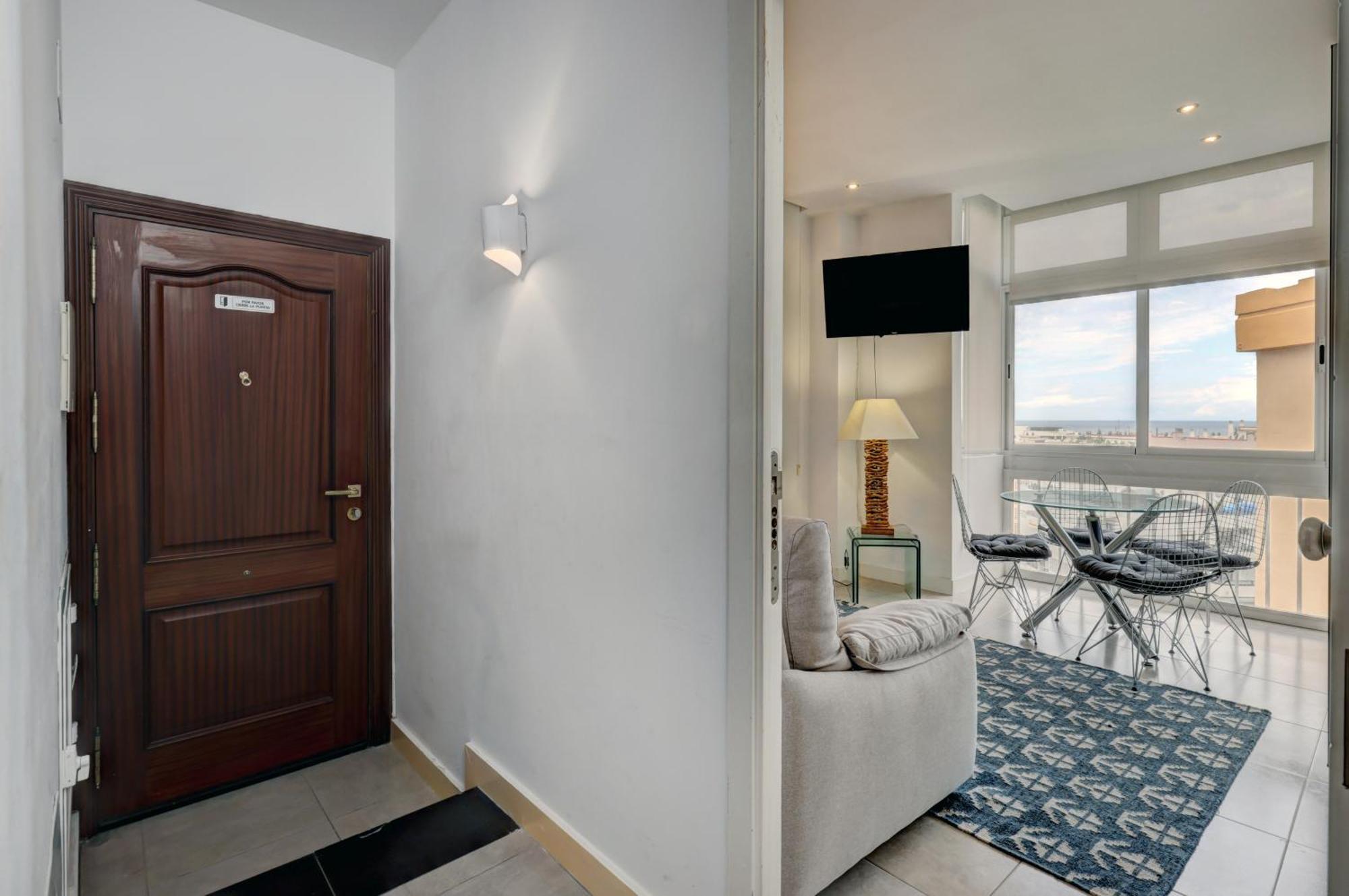 Con Vistas Y Terraza En Apartment Marbella