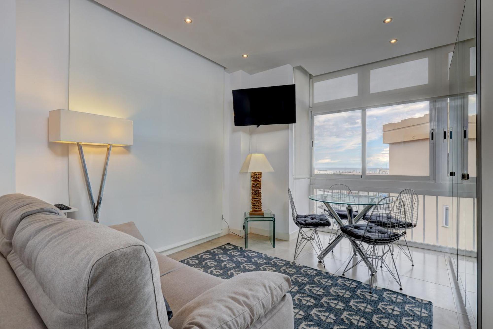 Con Vistas Y Terraza En * Marbella