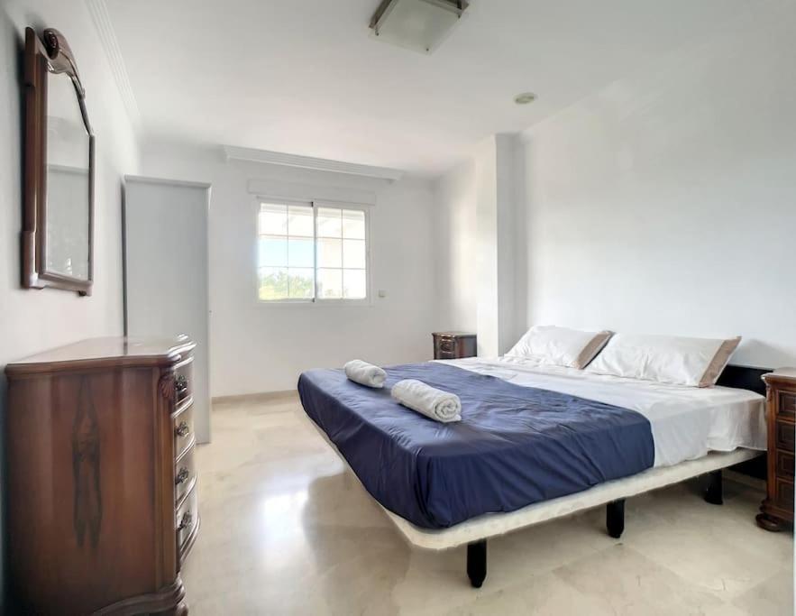 A Beautiful And Tranquil In The Heart Of Apartment *