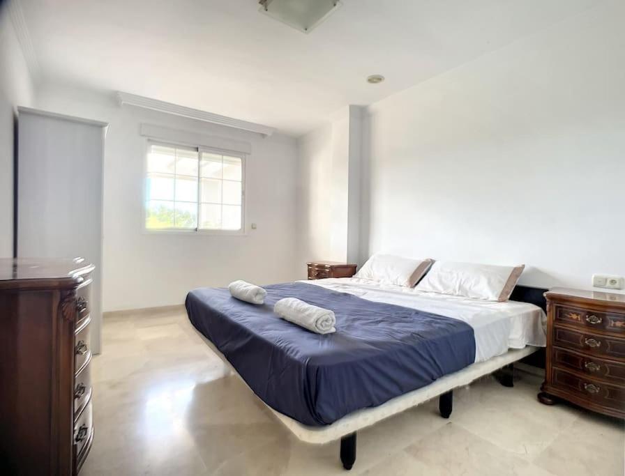 A Beautiful And Tranquil In The Heart Of Apartment *