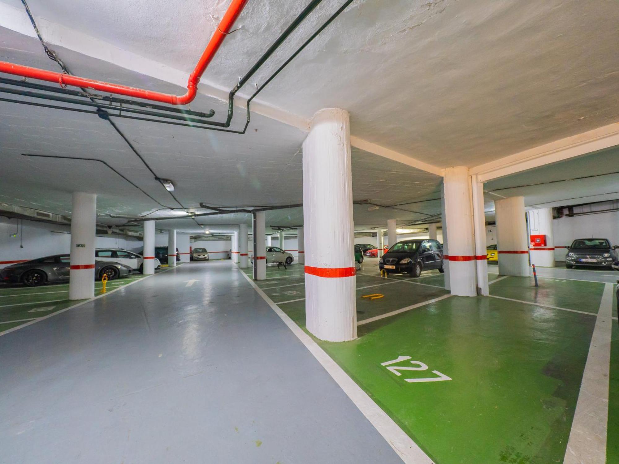 Cubo's Atico Cabopino Port & Parking Apartment Marbella