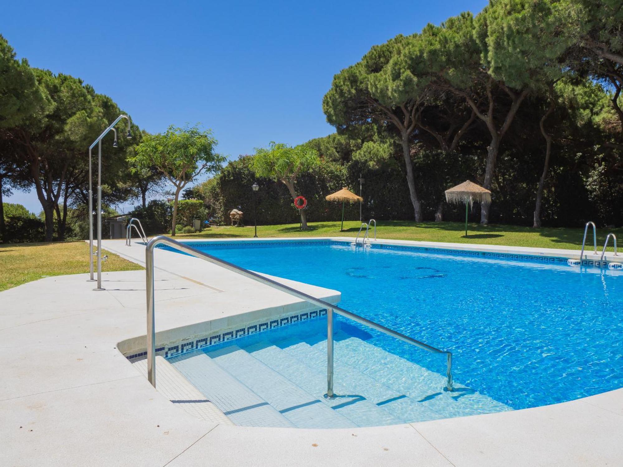 Cubo's Atico Cabopino Port & Parking Apartment Marbella