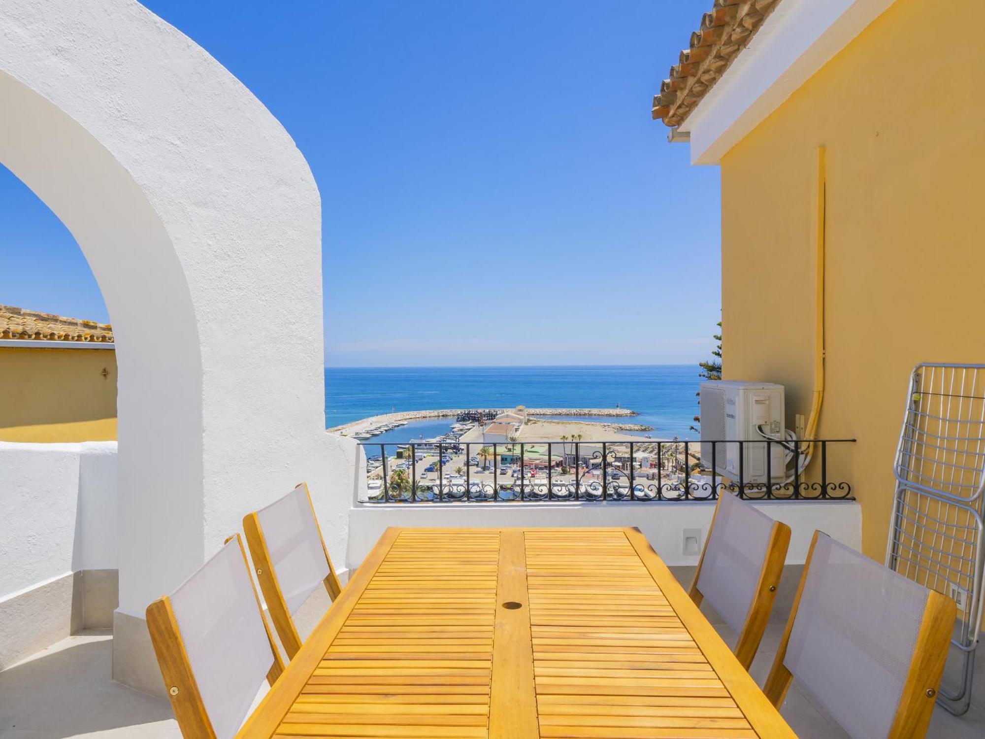Apartment Cubo's Atico Cabopino Port & Parking *