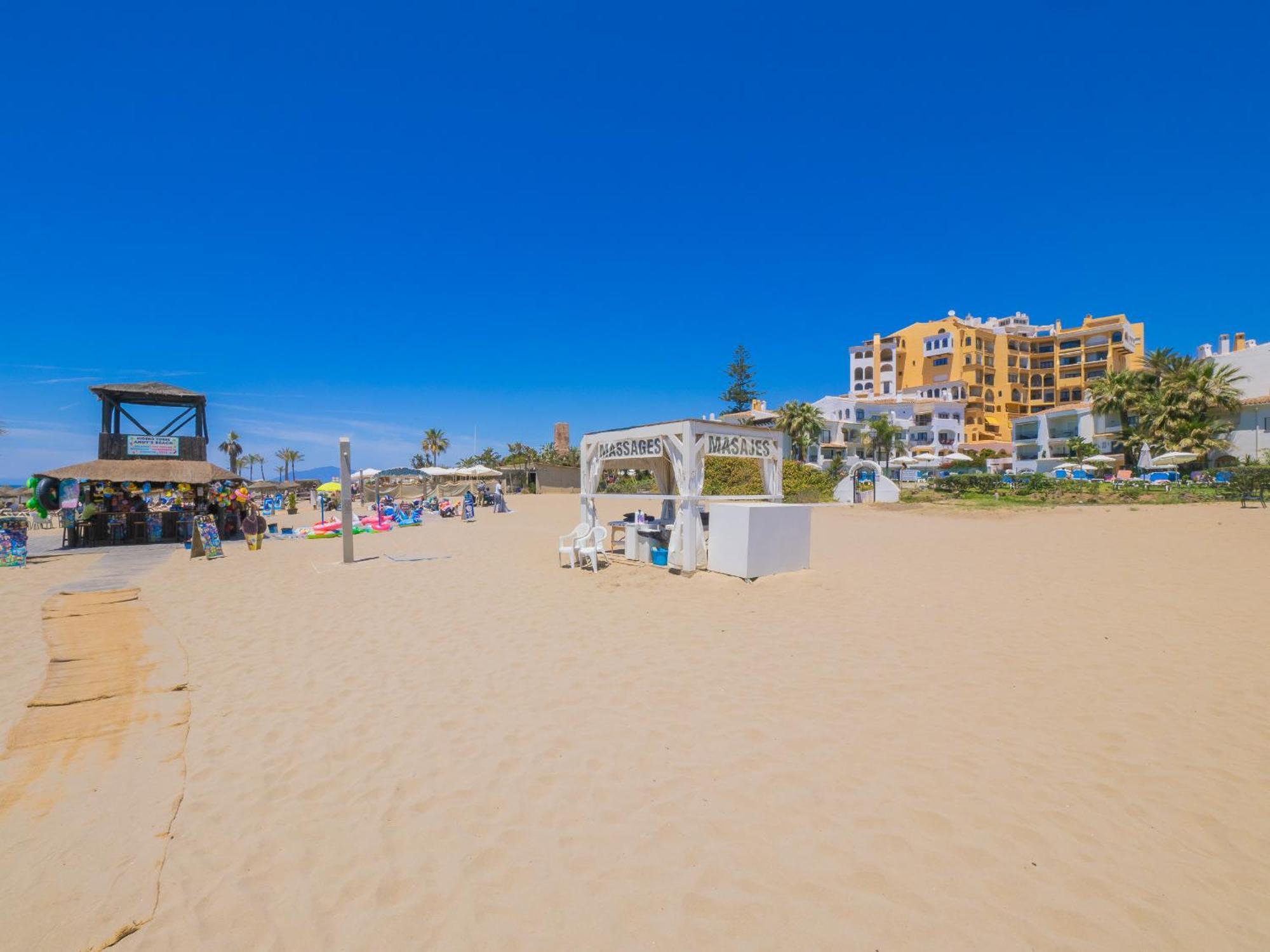 Cubo's Atico Cabopino Port & Parking Apartment Marbella