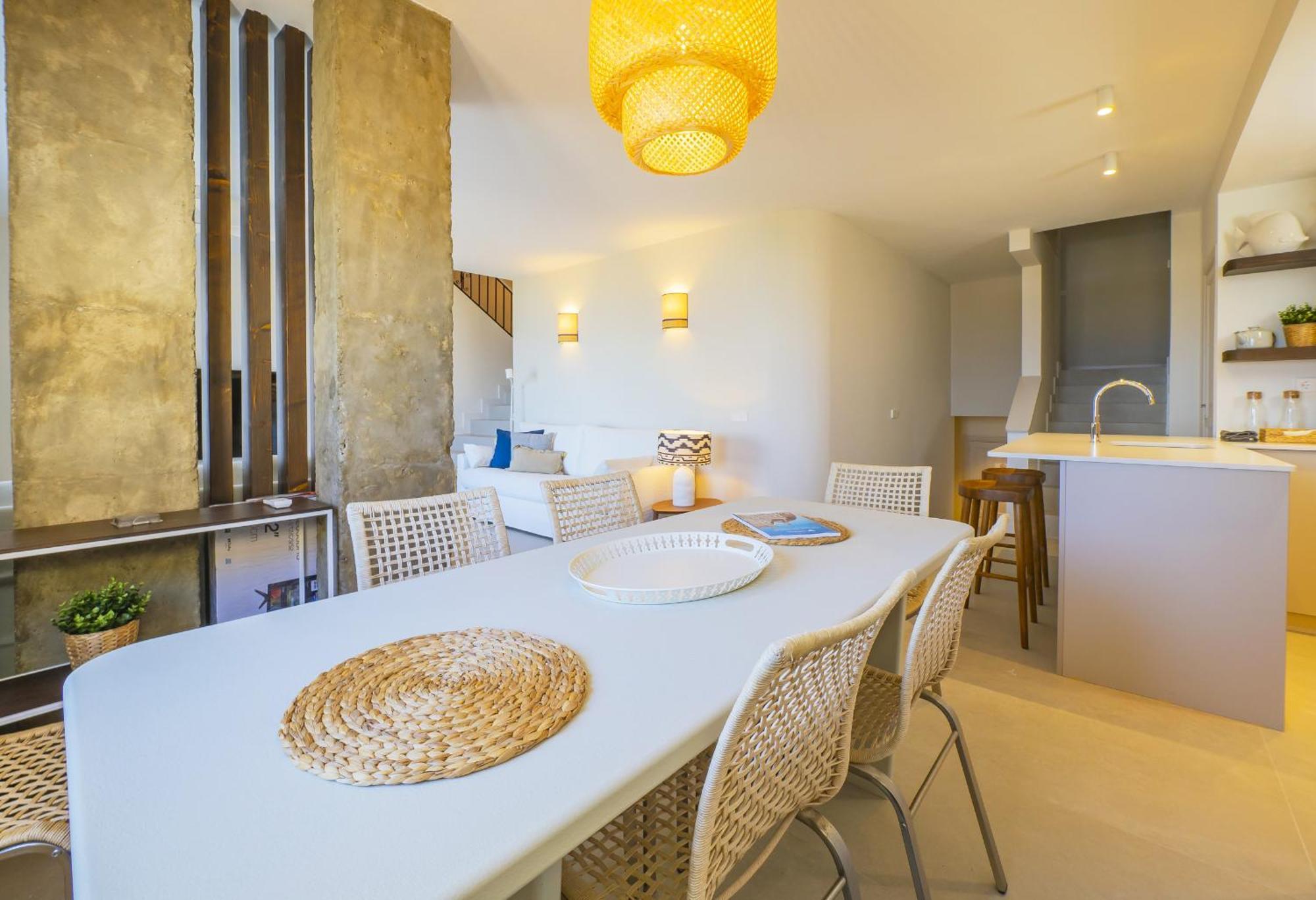 Cubo's Atico Cabopino Port & Parking Apartment