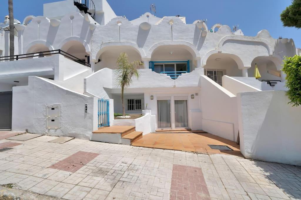 Apartment Adosado Con Solarium, Bbq Y Piscina En Las Chapas - Jade 213 Marbella