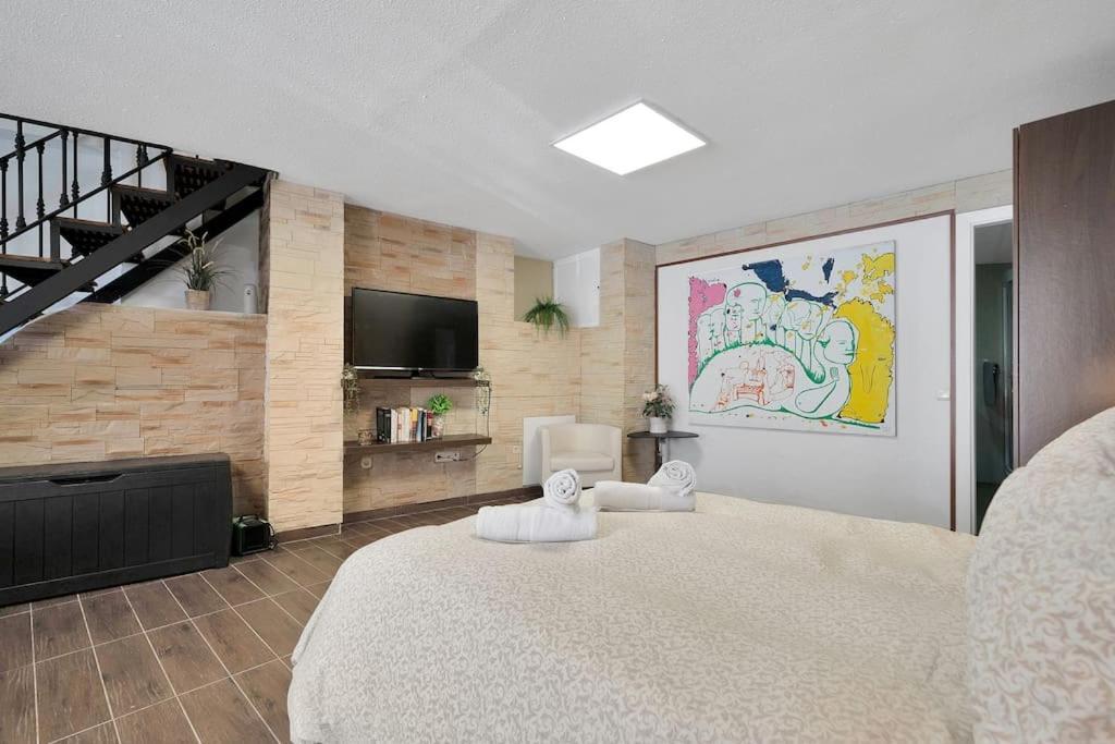 Adosado Con Solarium, Bbq Y Piscina En Las Chapas - Jade 213 *