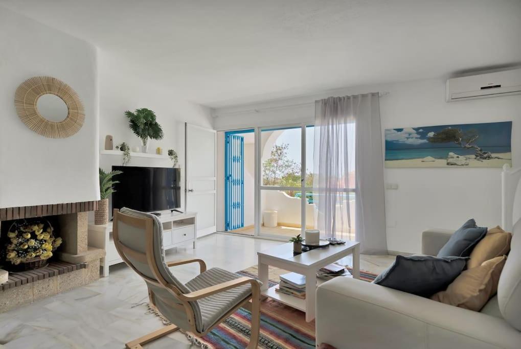 Adosado Con Solarium, Bbq Y Piscina En Las Chapas - Jade 213 Apartment