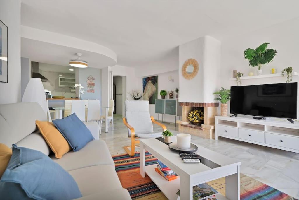 Apartment Adosado Con Solarium, Bbq Y Piscina En Las Chapas - Jade 213