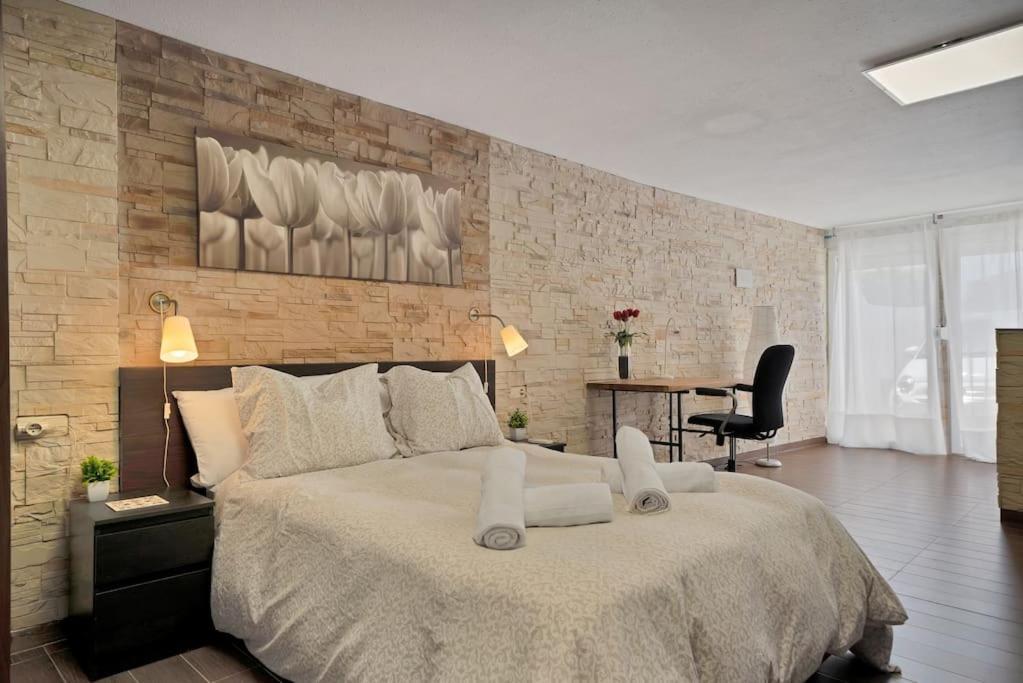 Apartment Adosado Con Solarium, Bbq Y Piscina En Las Chapas - Jade 213
