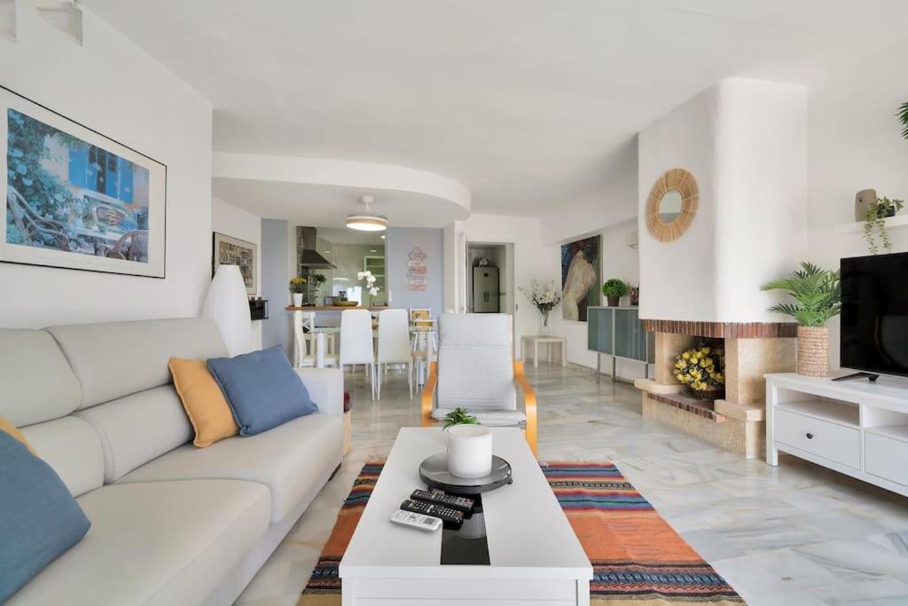 Adosado Con Solarium, Bbq Y Piscina En Las Chapas - Jade 213 *