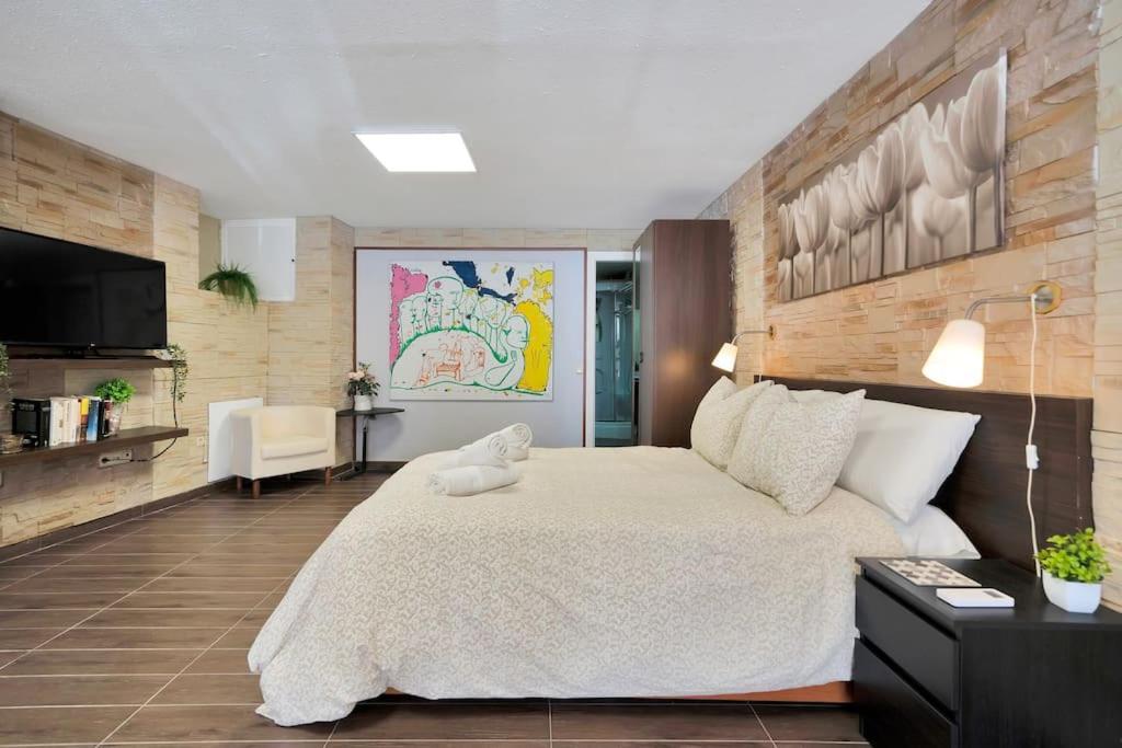 Adosado Con Solarium, Bbq Y Piscina En Las Chapas - Jade 213 *