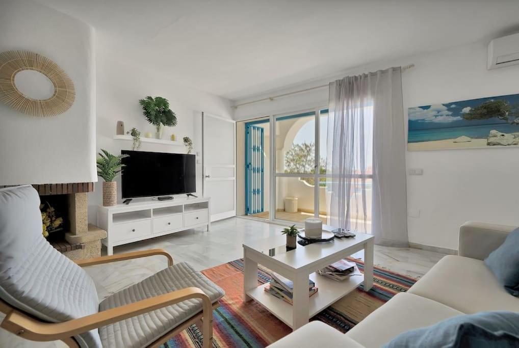 Adosado Con Solarium, Bbq Y Piscina En Las Chapas - Jade 213 Apartment Marbella