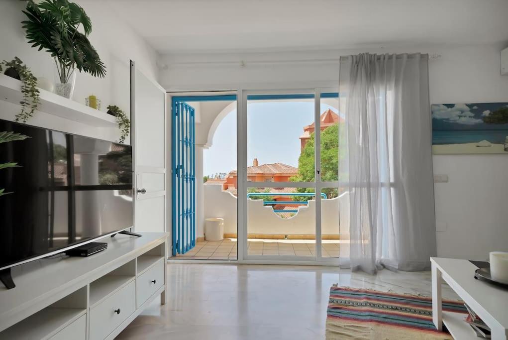 Adosado Con Solarium, Bbq Y Piscina En Las Chapas - Jade 213