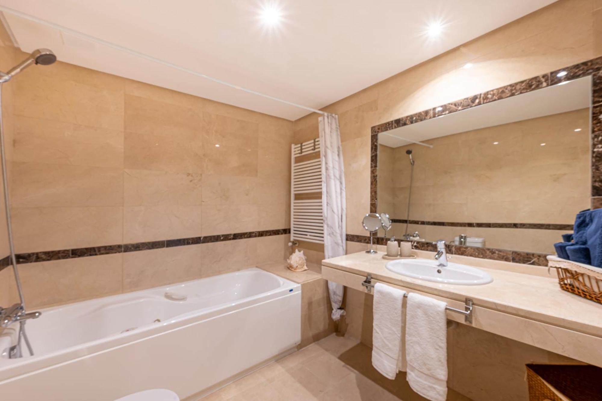 Nueva Andalucia Penthouse *