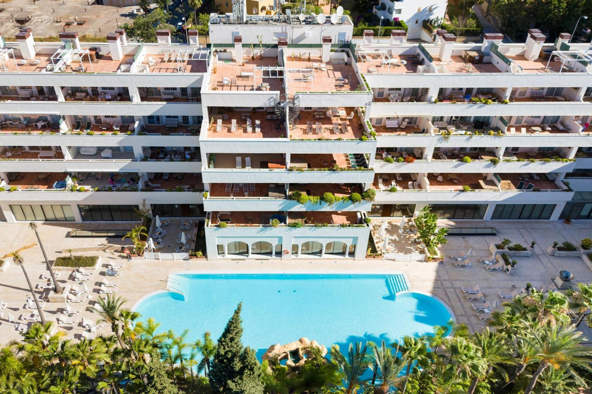 Stunning Renovated 2-bedroom In Golden Mile Marbella