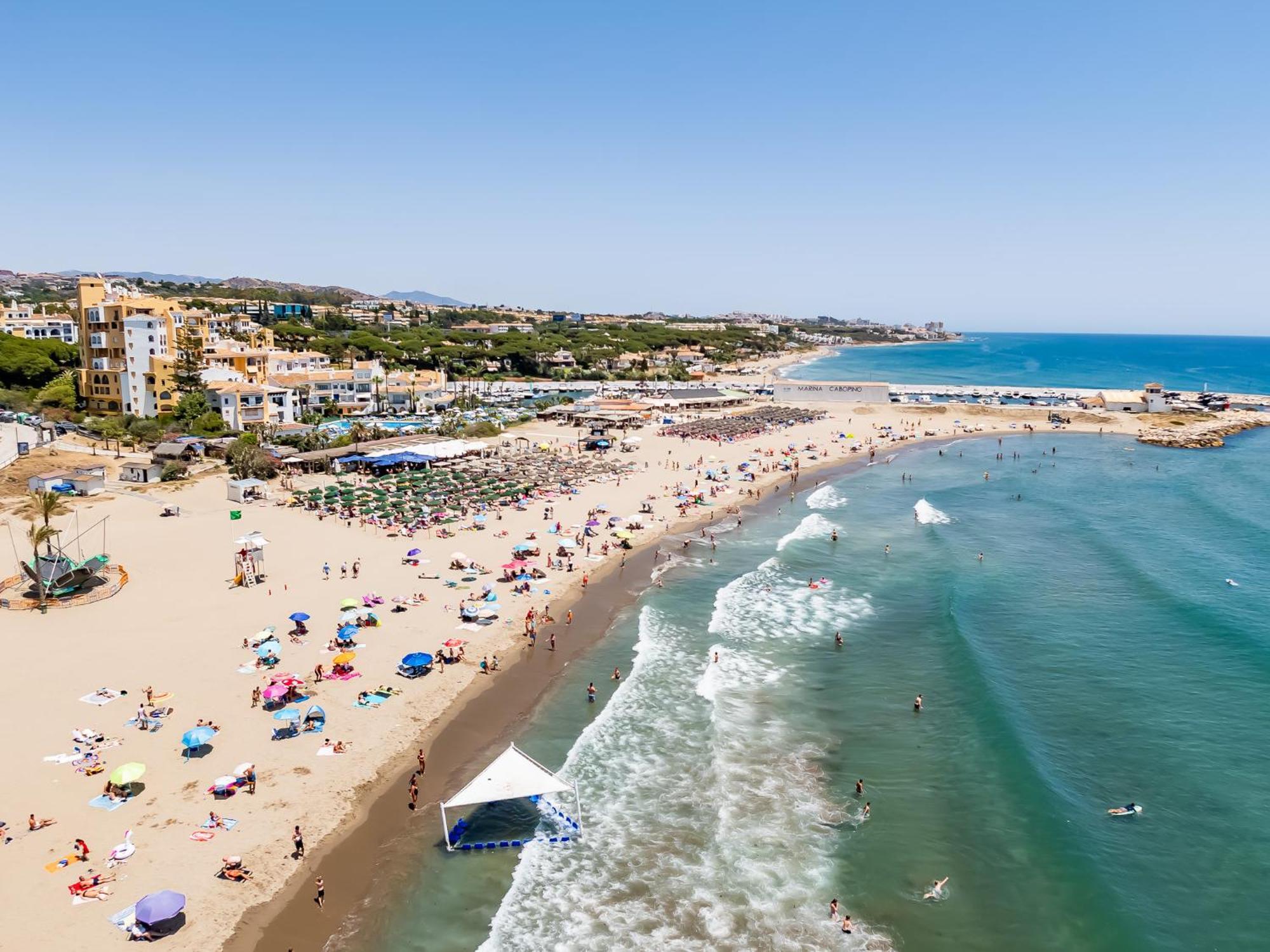 Villa Calmamar Cabopino Beachfront In Marbella