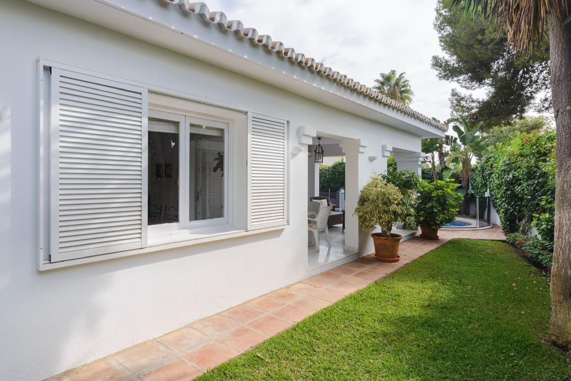 Duque Los Monteros Villa