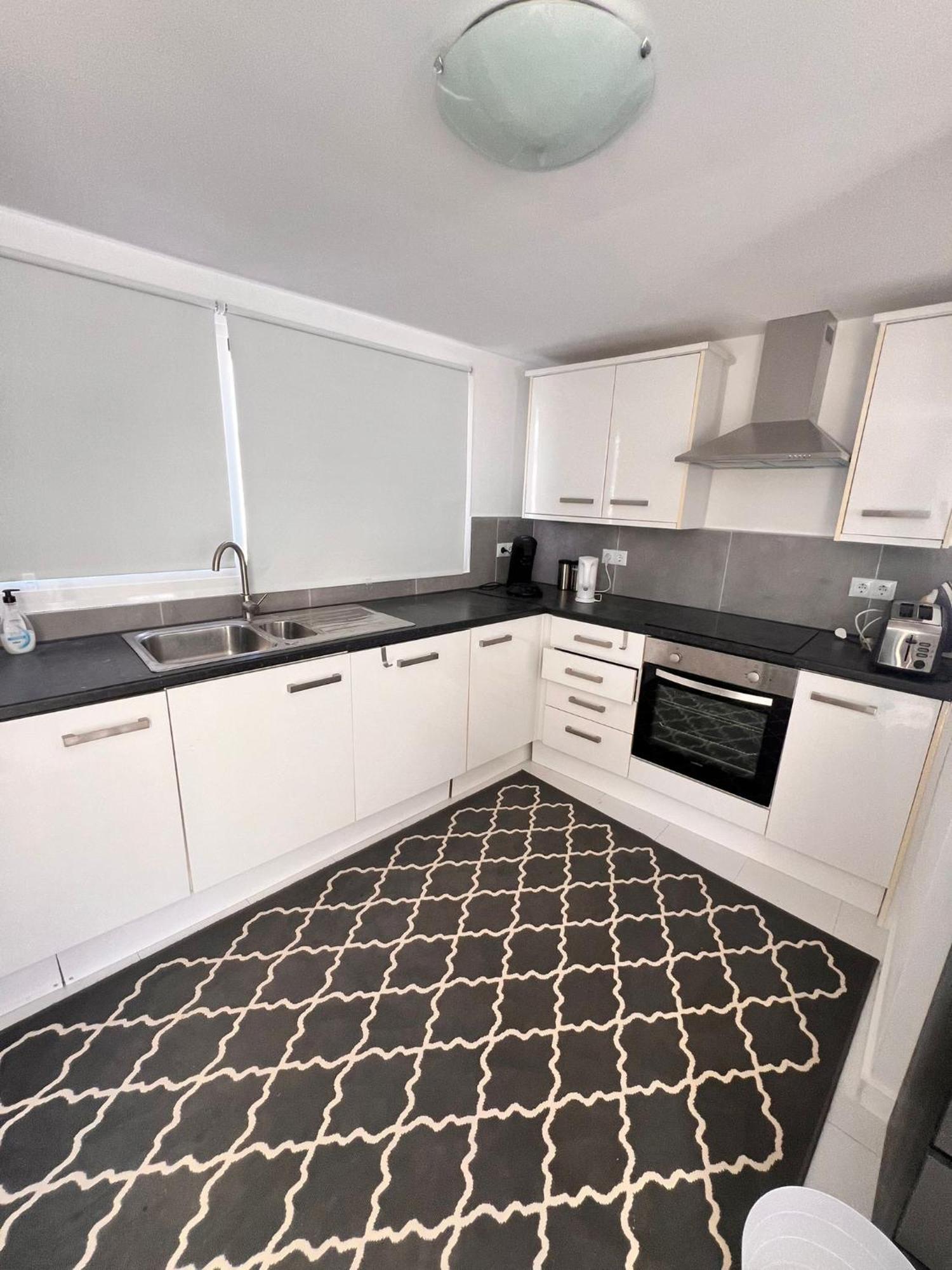 Great Location House With Parking Close To Puerto Banus W Jacuzzi * Marbella
