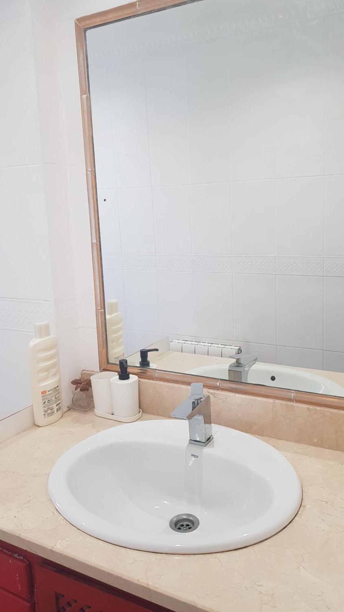 Accommodatie bij particulieren Little Peaceful Retreat With Bath, Heating, Terrace, Free Wifi Fridge Easy Parking *