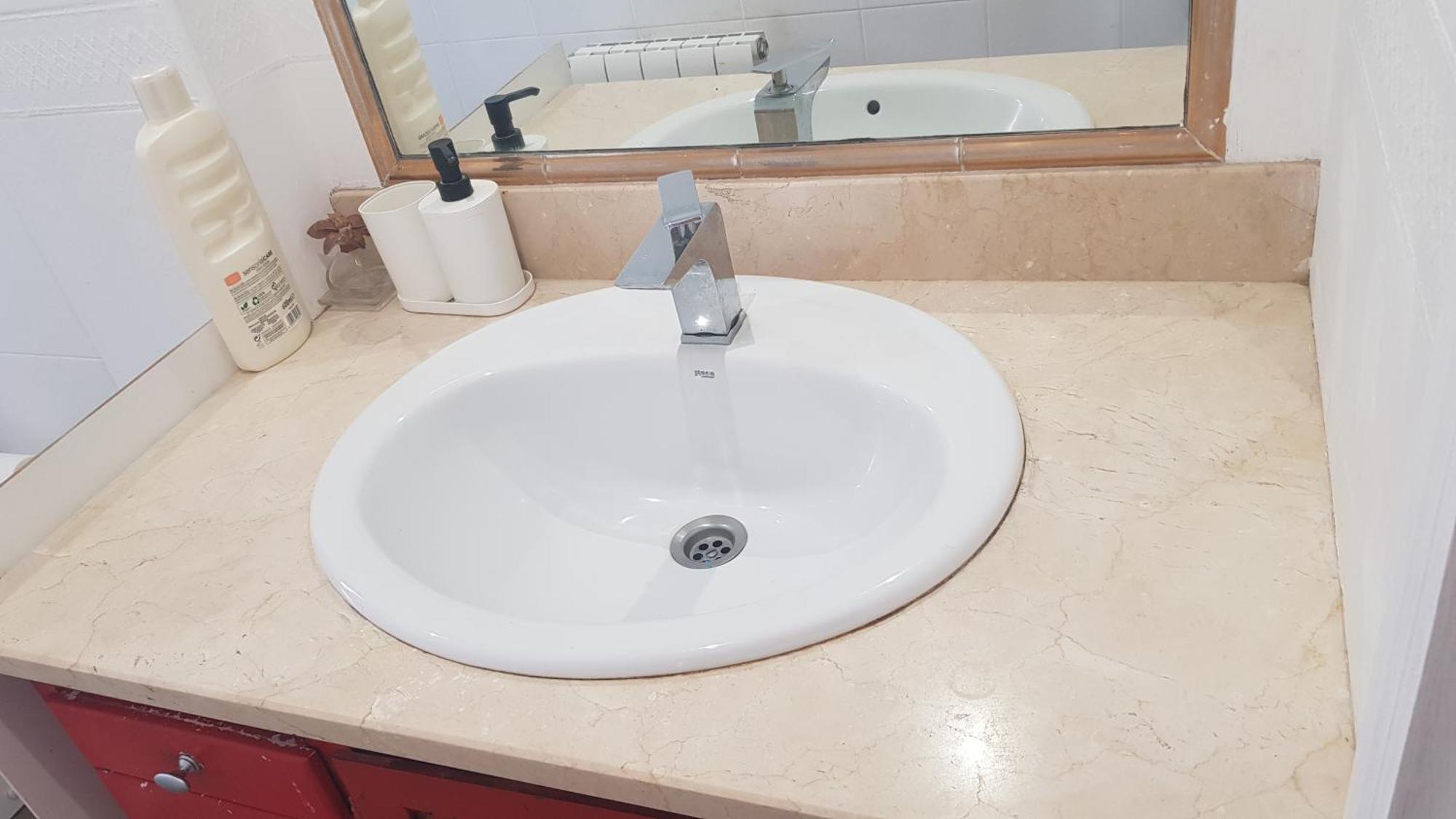Little Peaceful Retreat With Bath, Heating, Terrace, Free Wifi Fridge Easy Parking Accommodatie bij particulieren