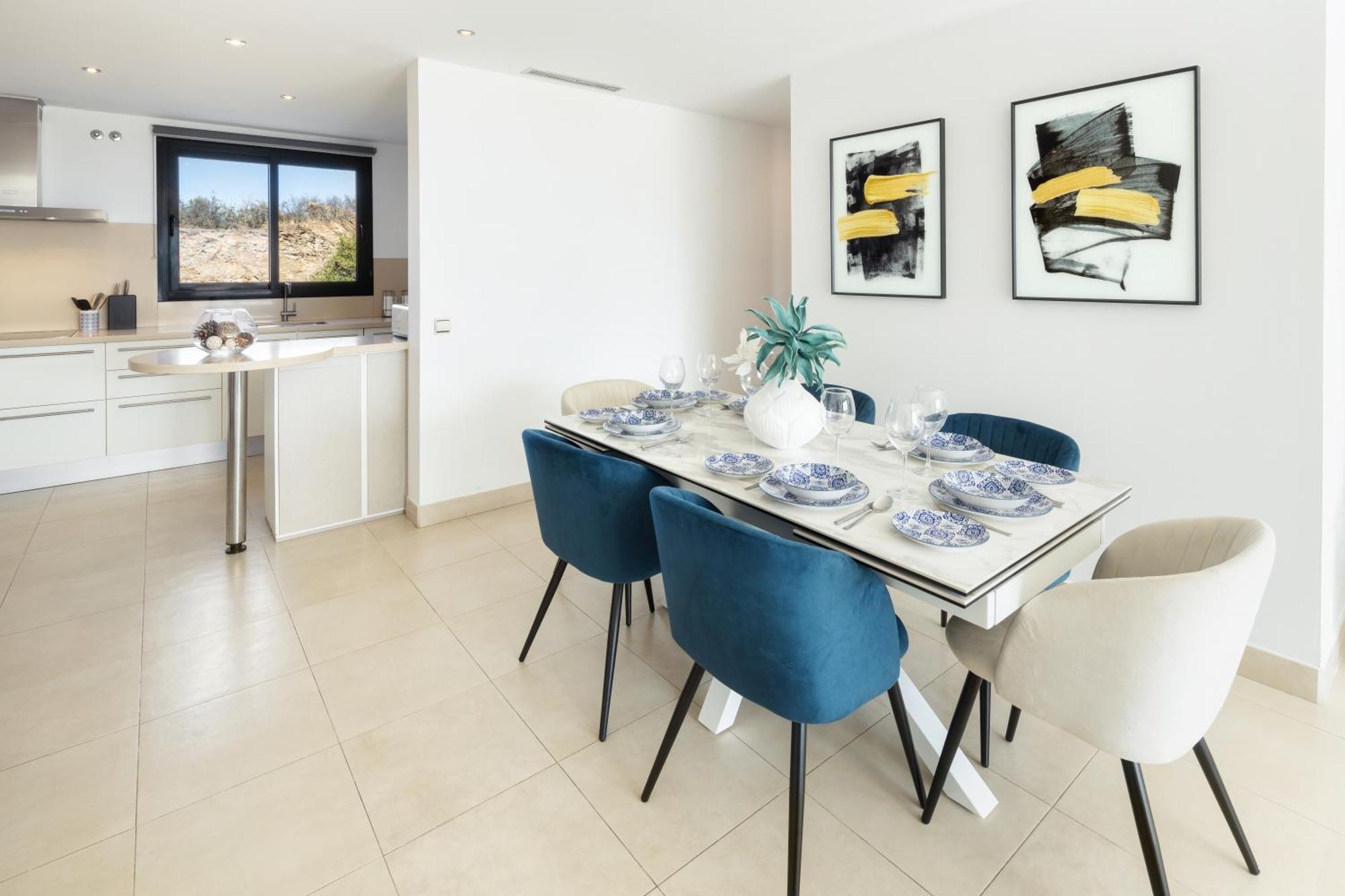 Spectacular Views - Luxury In - Hills *