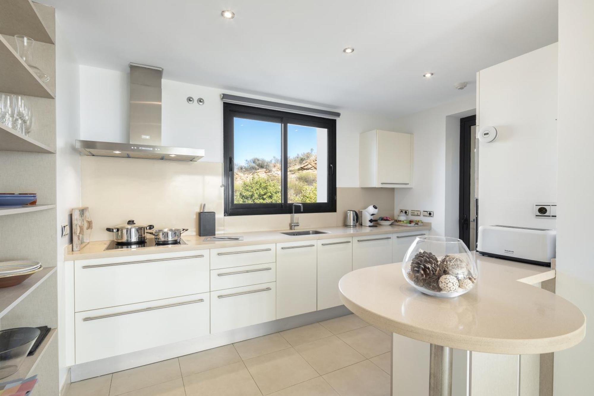 Spectacular Views - Luxury In - Hills *
