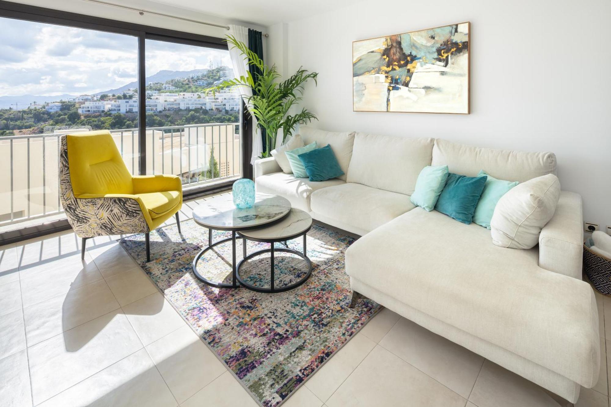 Spectacular Views - Luxury In - Hills Apartment