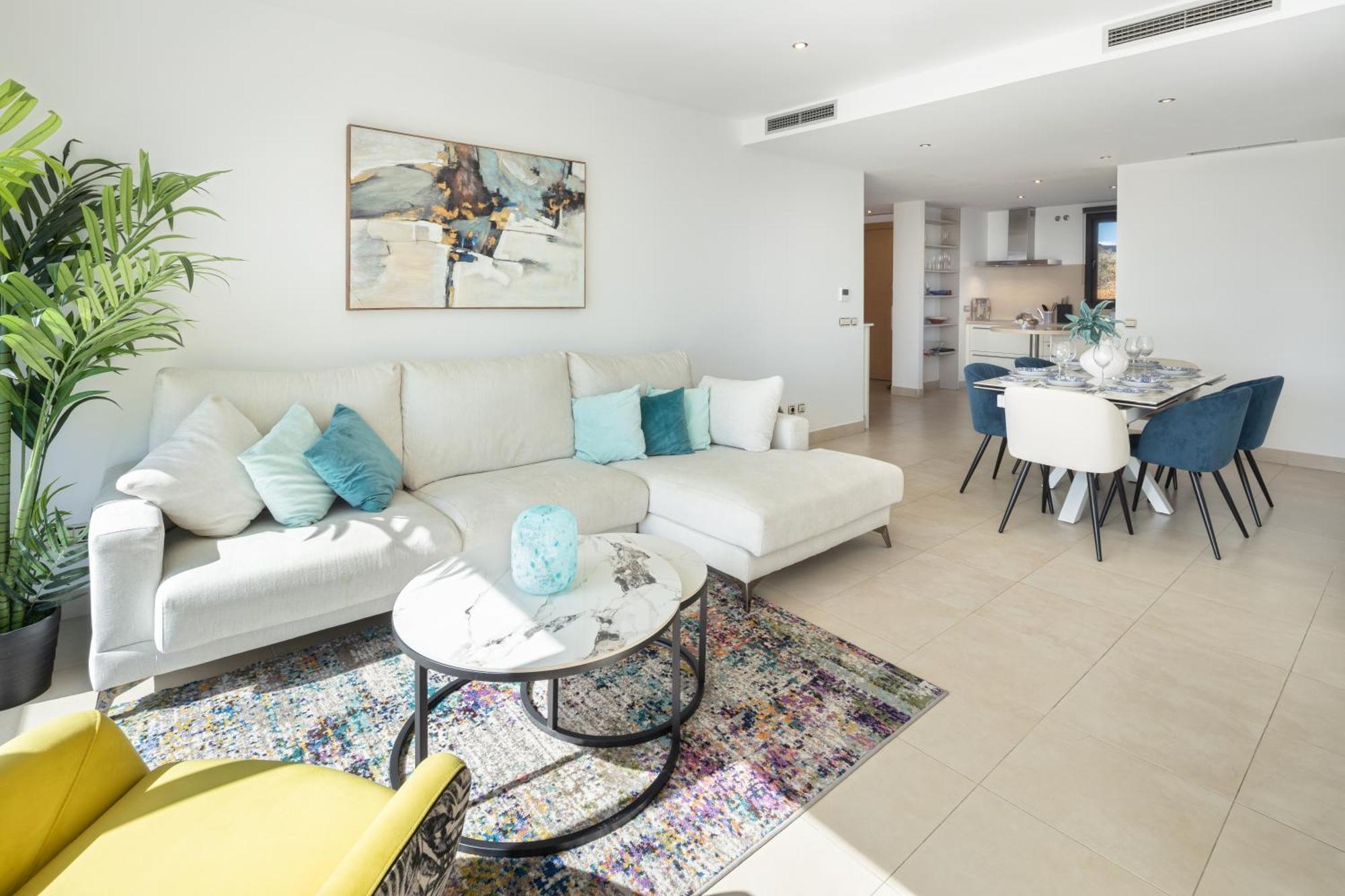 Spectacular Views - Luxury In - Hills Apartment