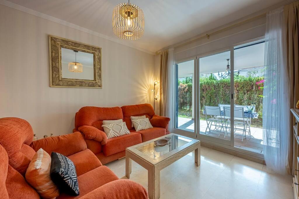 Beautiful 2br With Terrace, Garden & Pool