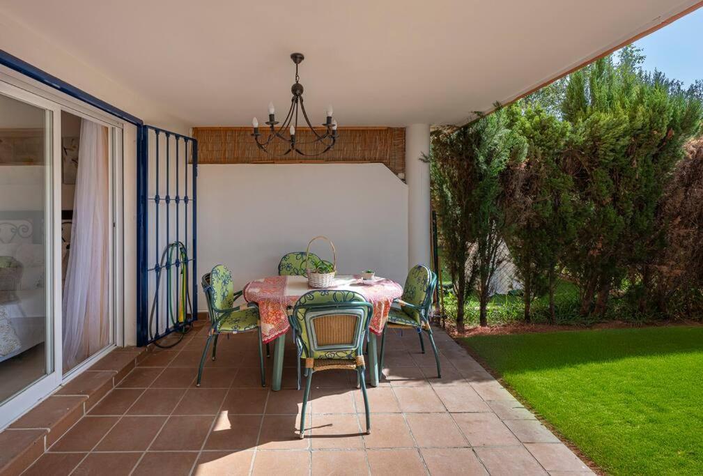 Beautiful 2br With Terrace, Garden & Pool *