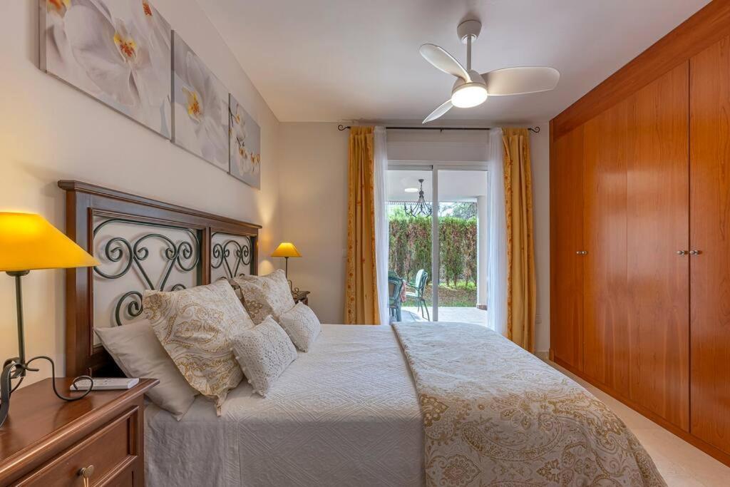 Apartment Beautiful 2br With Terrace, Garden & Pool *