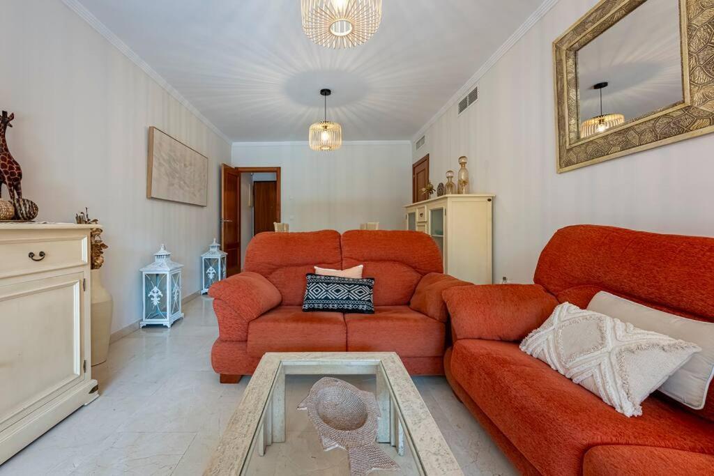 Apartment Beautiful 2br With Terrace, Garden & Pool *