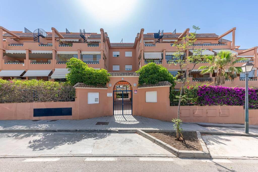Beautiful 2br With Terrace, Garden & Pool * Marbella